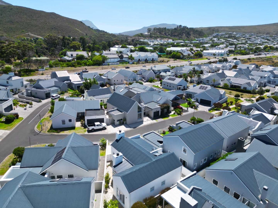 2 Bedroom Property for Sale in Sandbaai Western Cape